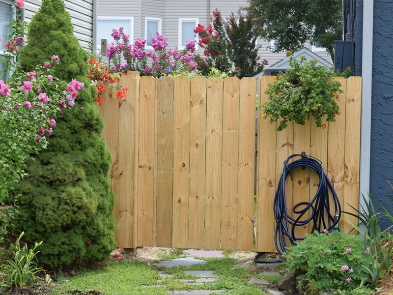 Longport NJ stockade style wood fence